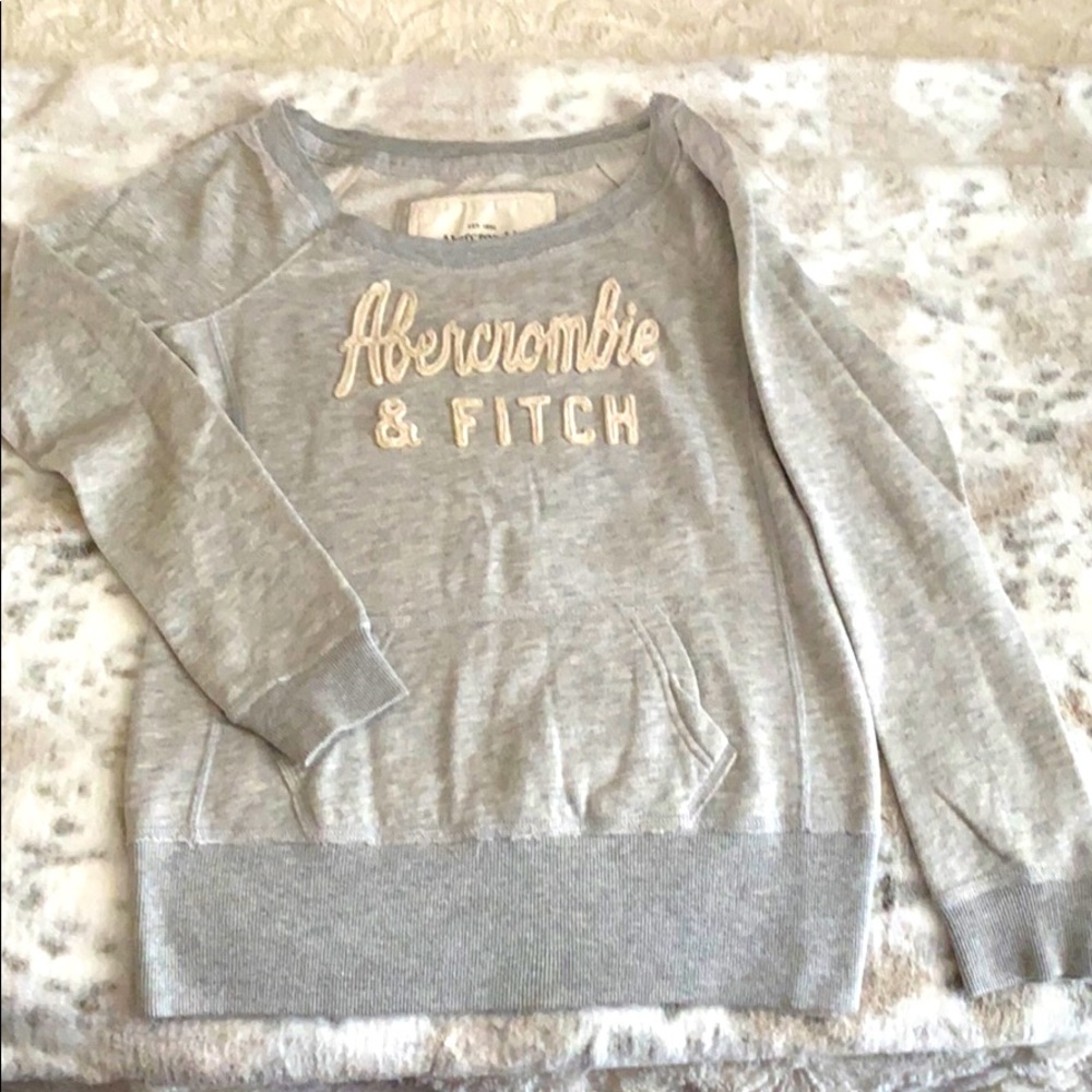 New Abercrombie & Fitch women’s size M sweater